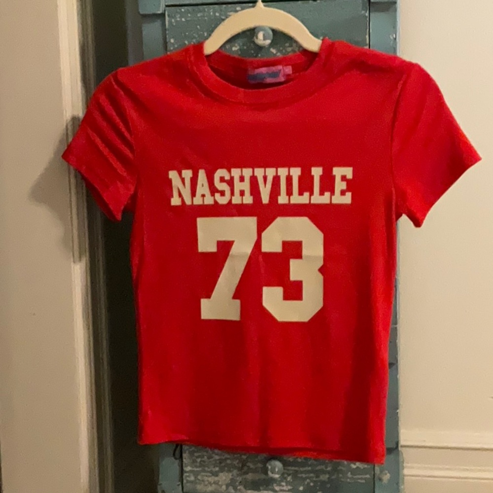 Red Nashville 73 Edikted T-Shirt